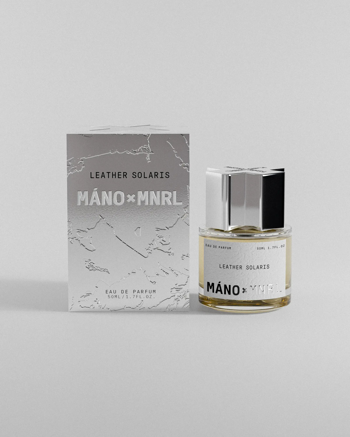 Leather Solaris bottle and box on white